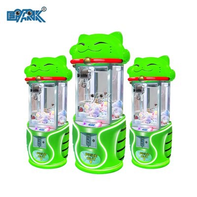 گربه ناز بازی ماشین پنجه ماشین